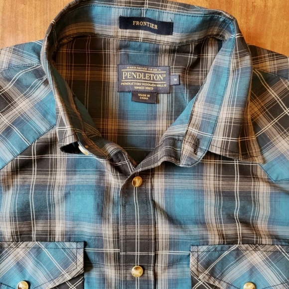 Pendleton Frontier long sleeve button up plaid - Picture 4 of 5